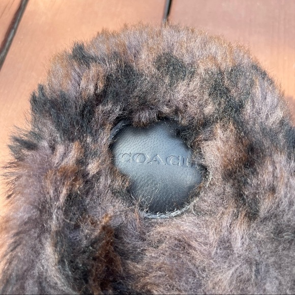 Coach RUNWAY Signature Shearling Sandals - Picture 6 of 11